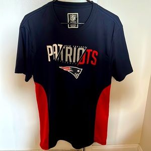 New England Patriots football t shirt